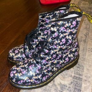 Floral DR. Martens